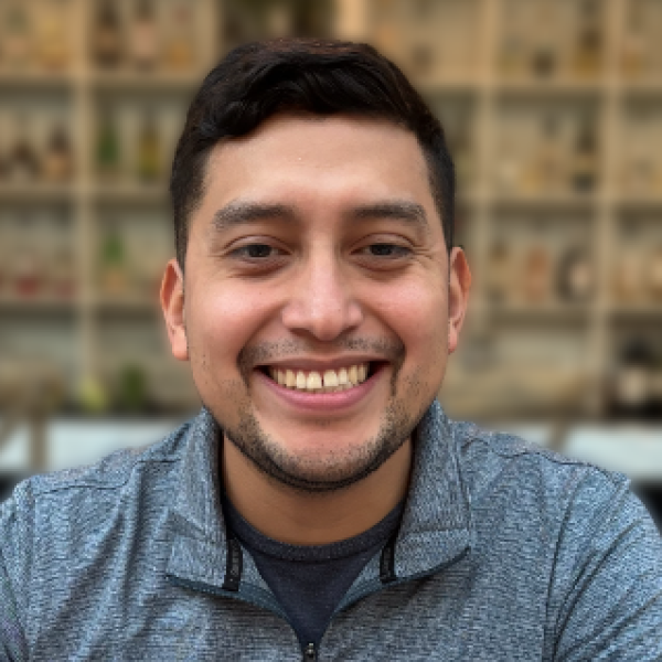 Postdoctoral associate Alberto Lopez